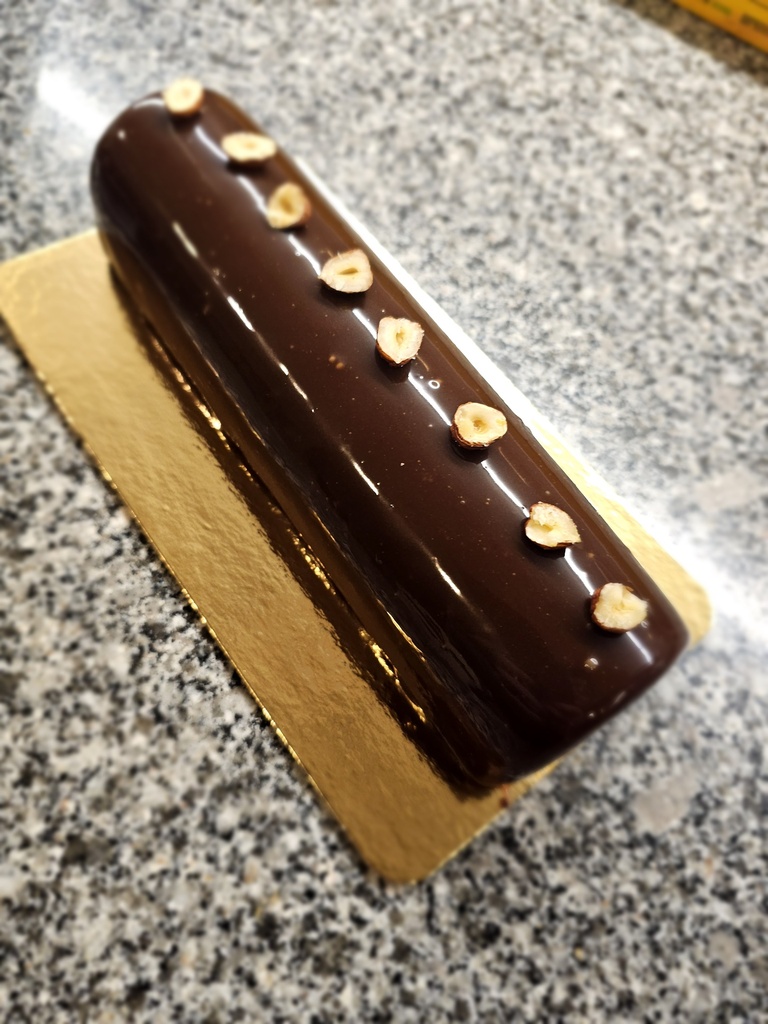 KAT Buche chocolat : mousse chocolat , biscuit sans gluten